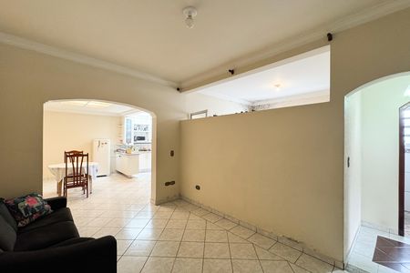 Casa à venda com 256m², 4 quartos e 3 vagas Casa à venda com 256m², 4 quartos e 3 vagasCopa