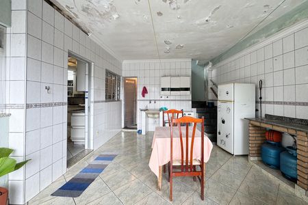 Casa à venda com 256m², 4 quartos e 3 vagas Casa à venda com 256m², 4 quartos e 3 vagasÁrea - Churrasqueira