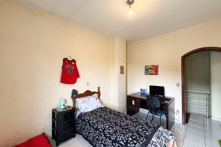 Casa à venda com 256m², 4 quartos e 3 vagas Casa à venda com 256m², 4 quartos e 3 vagasQuarto 1