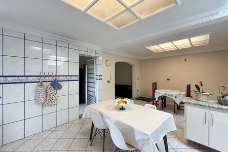 Casa à venda com 256m², 4 quartos e 3 vagas Casa à venda com 256m², 4 quartos e 3 vagasCozinha