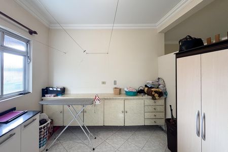 Casa à venda com 256m², 4 quartos e 3 vagas Casa à venda com 256m², 4 quartos e 3 vagasQuarto de Serviço