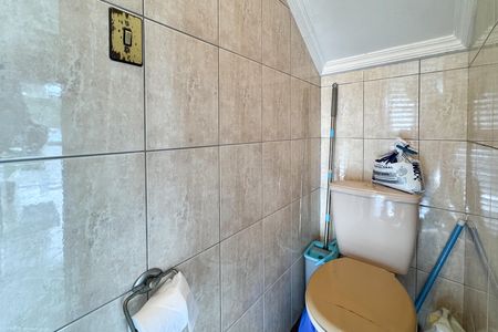 Casa à venda com 256m², 4 quartos e 3 vagas Casa à venda com 256m², 4 quartos e 3 vagasLavabo 1