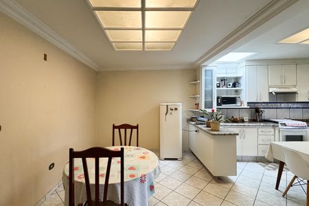 Casa à venda com 256m², 4 quartos e 3 vagas Casa à venda com 256m², 4 quartos e 3 vagasCozinha