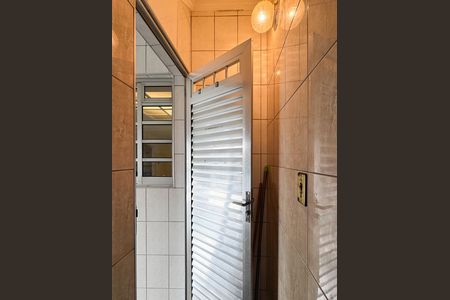 Casa à venda com 256m², 4 quartos e 3 vagas Casa à venda com 256m², 4 quartos e 3 vagasLavabo 1