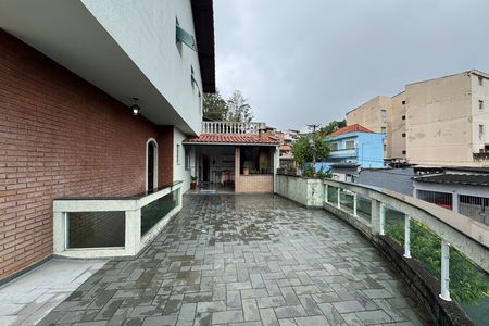 Casa à venda com 256m², 4 quartos e 3 vagas Casa à venda com 256m², 4 quartos e 3 vagasSacada