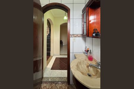 Casa à venda com 256m², 4 quartos e 3 vagas Casa à venda com 256m², 4 quartos e 3 vagasLavabo 2