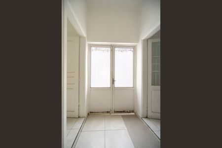 Casa à venda com 230m², 2 quartos e sem vagaÁrea de serviço