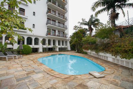 Apartamento para alugar com 297m², 4 quartos e 4 vagas Apartamento para alugar com 297m², 4 quartos e 4 vagasÁrea Comum - Piscina