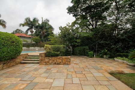 Apartamento para alugar com 297m², 4 quartos e 4 vagas Apartamento para alugar com 297m², 4 quartos e 4 vagasÁrea Comum - Piscina