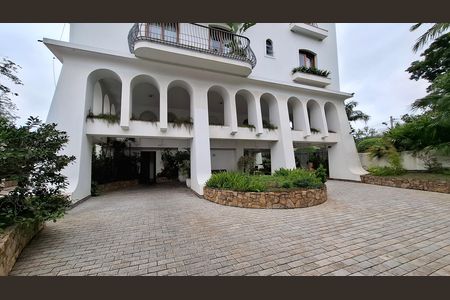 Apartamento para alugar com 297m², 4 quartos e 4 vagas Apartamento para alugar com 297m², 4 quartos e 4 vagasEntrada do Prédio