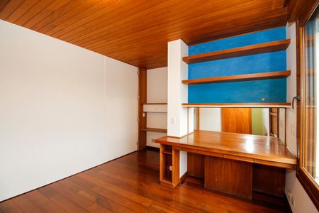 Apartamento para alugar com 297m², 4 quartos e 4 vagas Apartamento para alugar com 297m², 4 quartos e 4 vagasQuarto