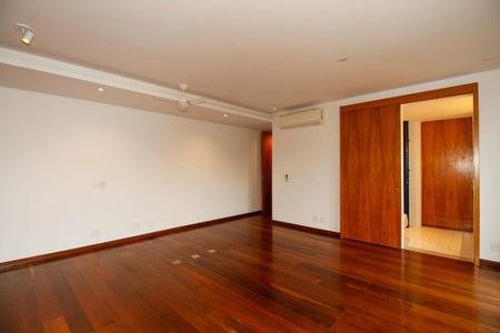 Apartamento para alugar com 297m², 4 quartos e 4 vagas Apartamento para alugar com 297m², 4 quartos e 4 vagasSuíte 1