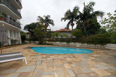 Apartamento para alugar com 297m², 4 quartos e 4 vagas Apartamento para alugar com 297m², 4 quartos e 4 vagasÁrea Comum - Piscina