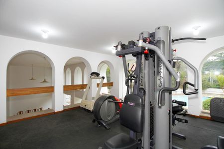 Apartamento para alugar com 297m², 4 quartos e 4 vagas Apartamento para alugar com 297m², 4 quartos e 4 vagasÁrea Comum - Academia