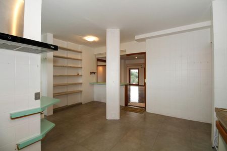 Apartamento para alugar com 297m², 4 quartos e 4 vagas Apartamento para alugar com 297m², 4 quartos e 4 vagasCozinha