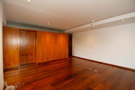 Apartamento para alugar com 297m², 4 quartos e 4 vagas Apartamento para alugar com 297m², 4 quartos e 4 vagasSuíte 1