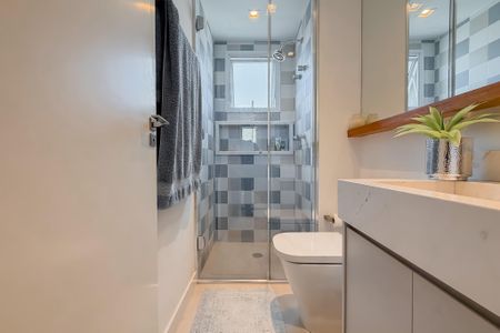 Apartamento à venda com 70m², 2 quartos e 2 vagas Apartamento à venda com 70m², 2 quartos e 2 vagasBanheiro da Suíte