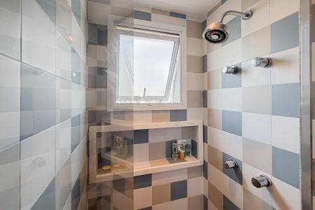 Apartamento à venda com 70m², 2 quartos e 2 vagas Apartamento à venda com 70m², 2 quartos e 2 vagasBanheiro da Suíte