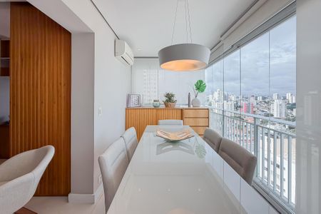 Apartamento à venda com 70m², 2 quartos e 2 vagas Apartamento à venda com 70m², 2 quartos e 2 vagasVaranda da Sala