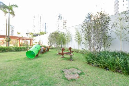 Apartamento à venda com 155m², 3 quartos e 3 vagas Apartamento à venda com 155m², 3 quartos e 3 vagasÁrea comum - Playground