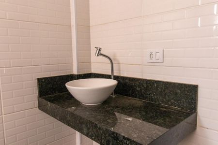 Banheiro de apartamento para alugar com 1 quarto, 40m² em Vila Lidia, Campinas