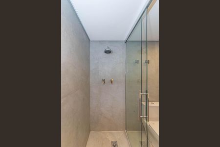 Apartamento à venda com 260m², 3 quartos e 4 vagas Apartamento à venda com 260m², 3 quartos e 4 vagasBanheiro da Suíte 2