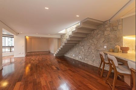 Apartamento à venda com 260m², 3 quartos e 4 vagas Apartamento à venda com 260m², 3 quartos e 4 vagasSala