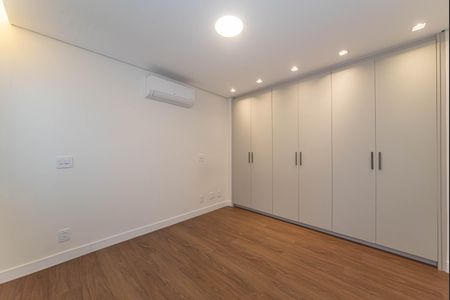 Apartamento à venda com 260m², 3 quartos e 4 vagas Apartamento à venda com 260m², 3 quartos e 4 vagasSuite 1