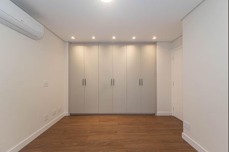 Apartamento à venda com 260m², 3 quartos e 4 vagas Apartamento à venda com 260m², 3 quartos e 4 vagasSuite 1