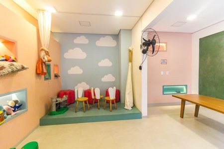 Apartamento à venda com 33m², 2 quartos e sem vaga Apartamento à venda com 33m², 2 quartos e sem vagaBrinquedoteca