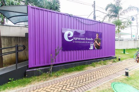 Apartamento à venda com 33m², 2 quartos e sem vaga Apartamento à venda com 33m², 2 quartos e sem vagaMini Mercado