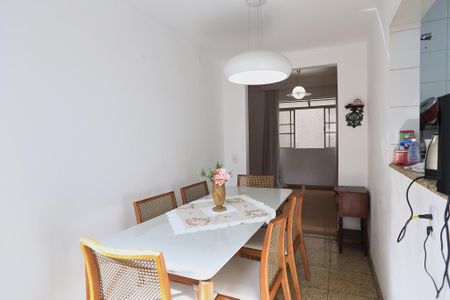 Apartamento à venda com 116m², 4 quartos e 2 vagas Apartamento à venda com 116m², 4 quartos e 2 vagasSala de Jantar