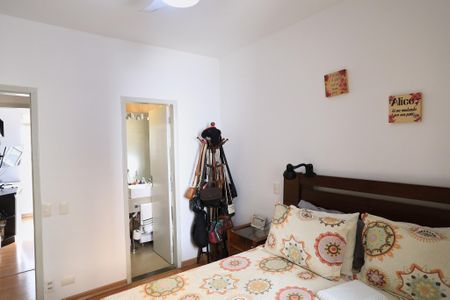 Apartamento à venda com 116m², 4 quartos e 2 vagas Apartamento à venda com 116m², 4 quartos e 2 vagasSuíte
