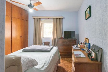 Casa à venda com 164m², 3 quartos e 8 vagas Casa à venda com 164m², 3 quartos e 8 vagasSuíte
