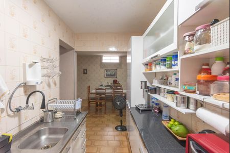 Casa à venda com 164m², 3 quartos e 8 vagas Casa à venda com 164m², 3 quartos e 8 vagasCozinha