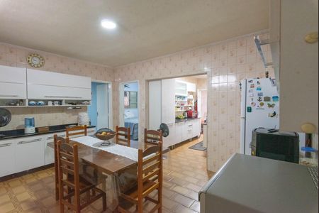 Casa à venda com 164m², 3 quartos e 8 vagas Casa à venda com 164m², 3 quartos e 8 vagasCopa