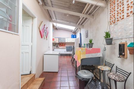 Casa à venda com 164m², 3 quartos e 8 vagas Casa à venda com 164m², 3 quartos e 8 vagasÁrea de Serviço