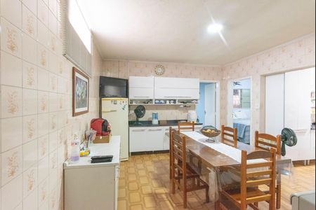 Casa à venda com 164m², 3 quartos e 8 vagas Casa à venda com 164m², 3 quartos e 8 vagasCopa