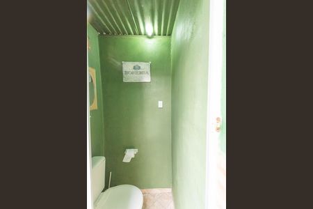 Casa à venda com 164m², 3 quartos e 8 vagas Casa à venda com 164m², 3 quartos e 8 vagasBanheiro de serviço