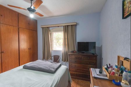 Casa à venda com 164m², 3 quartos e 8 vagas Casa à venda com 164m², 3 quartos e 8 vagasSuíte