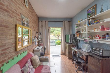Casa à venda com 164m², 3 quartos e 8 vagas Casa à venda com 164m², 3 quartos e 8 vagasSala 1