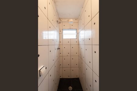 Banheiro de casa para alugar com 1 quarto, 35m² em Conjunto Residencial José Bonifácio, São Paulo