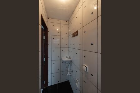 Banheiro de casa para alugar com 1 quarto, 35m² em Conjunto Residencial José Bonifácio, São Paulo