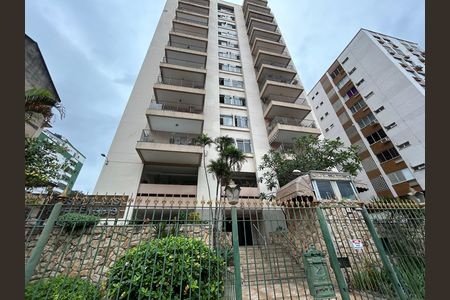 Apartamento para alugar com 65m², 2 quartos e 1 vagaFachada e portaria