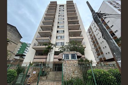 Apartamento para alugar com 65m², 2 quartos e 1 vagaFachada e portaria