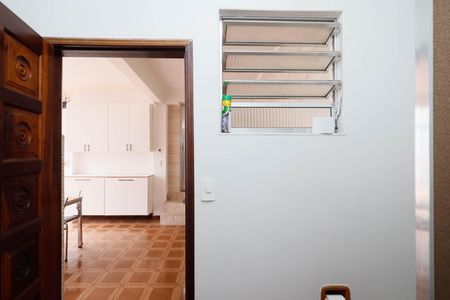 Casa à venda com 311m², 4 quartos e 8 vagasBanheiro 4