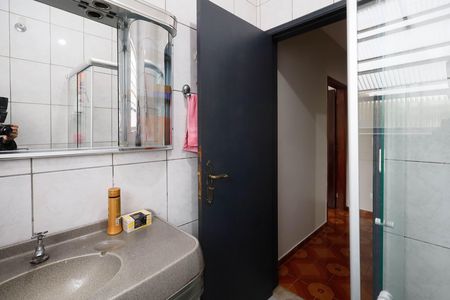 Casa à venda com 311m², 4 quartos e 8 vagasBanheiro 2