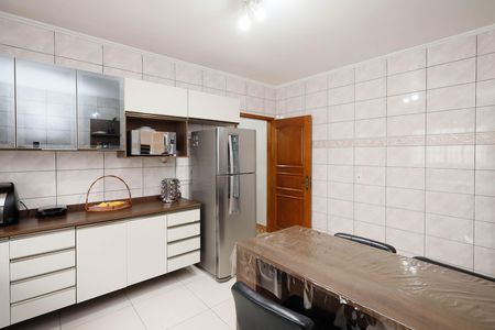 Casa à venda com 311m², 4 quartos e 8 vagasCozinha - Armários