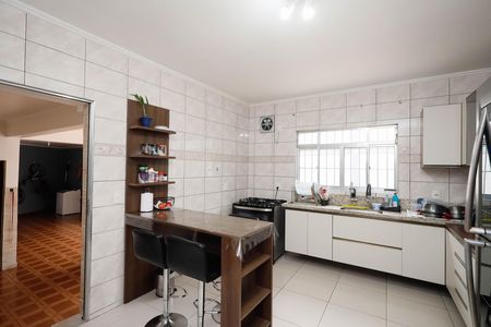 Casa à venda com 311m², 4 quartos e 8 vagasCozinha - Armários