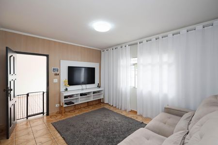 Casa à venda com 311m², 4 quartos e 8 vagasSala 
